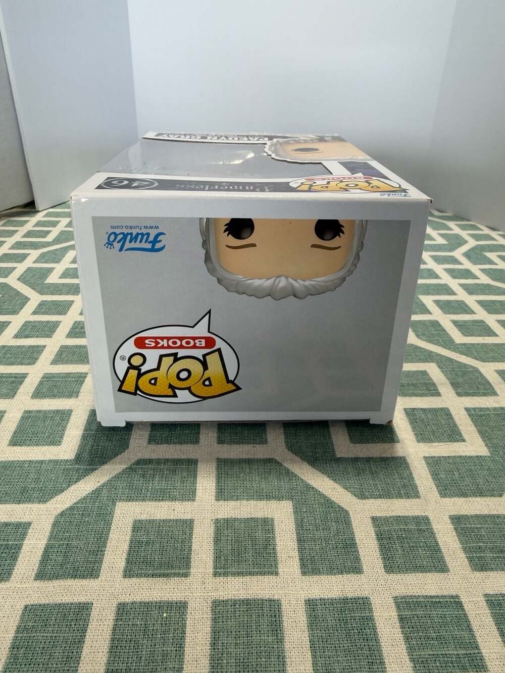Funko Pop! Books: Powerless Trilogy - Paedyn Gray #46 Vinyl Figure - Picture 6 of 6